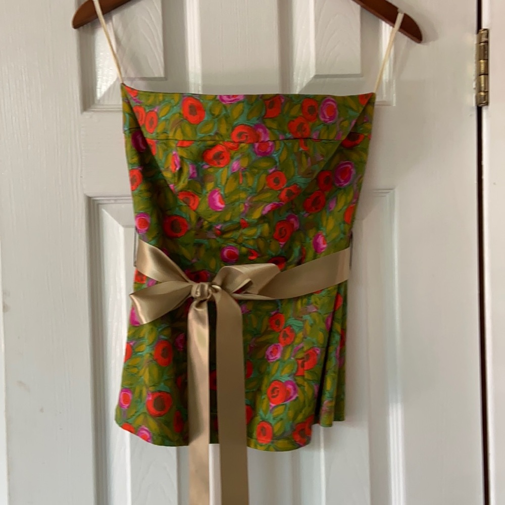 Notice Strapless print top
